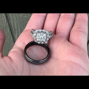 Woman’s ring